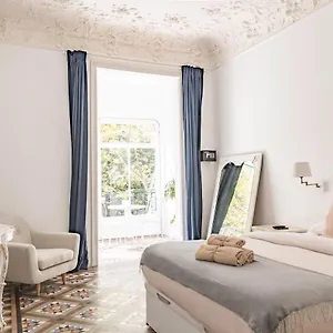 https://hostal-martina.topbarcelonahotels.com