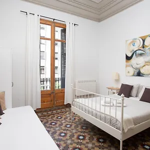 https://casanova-guest-house.topbarcelonahotels.com